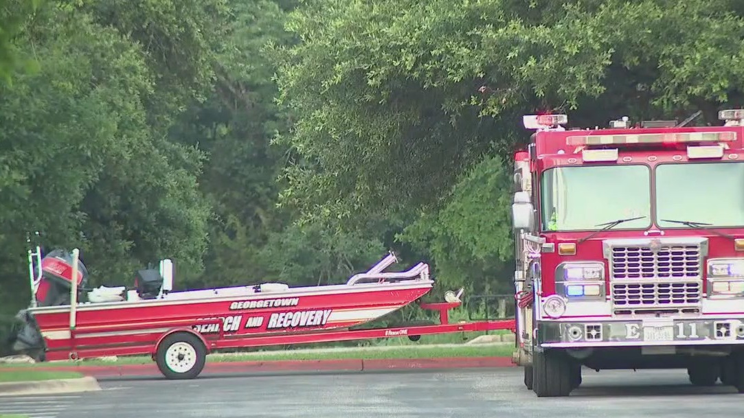 Teen boy drowns in lake in Cedar Park