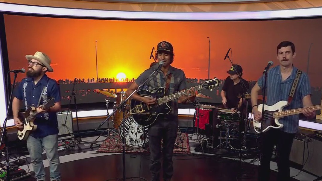 Automatic Weekend performs 'Mile Marker 30'