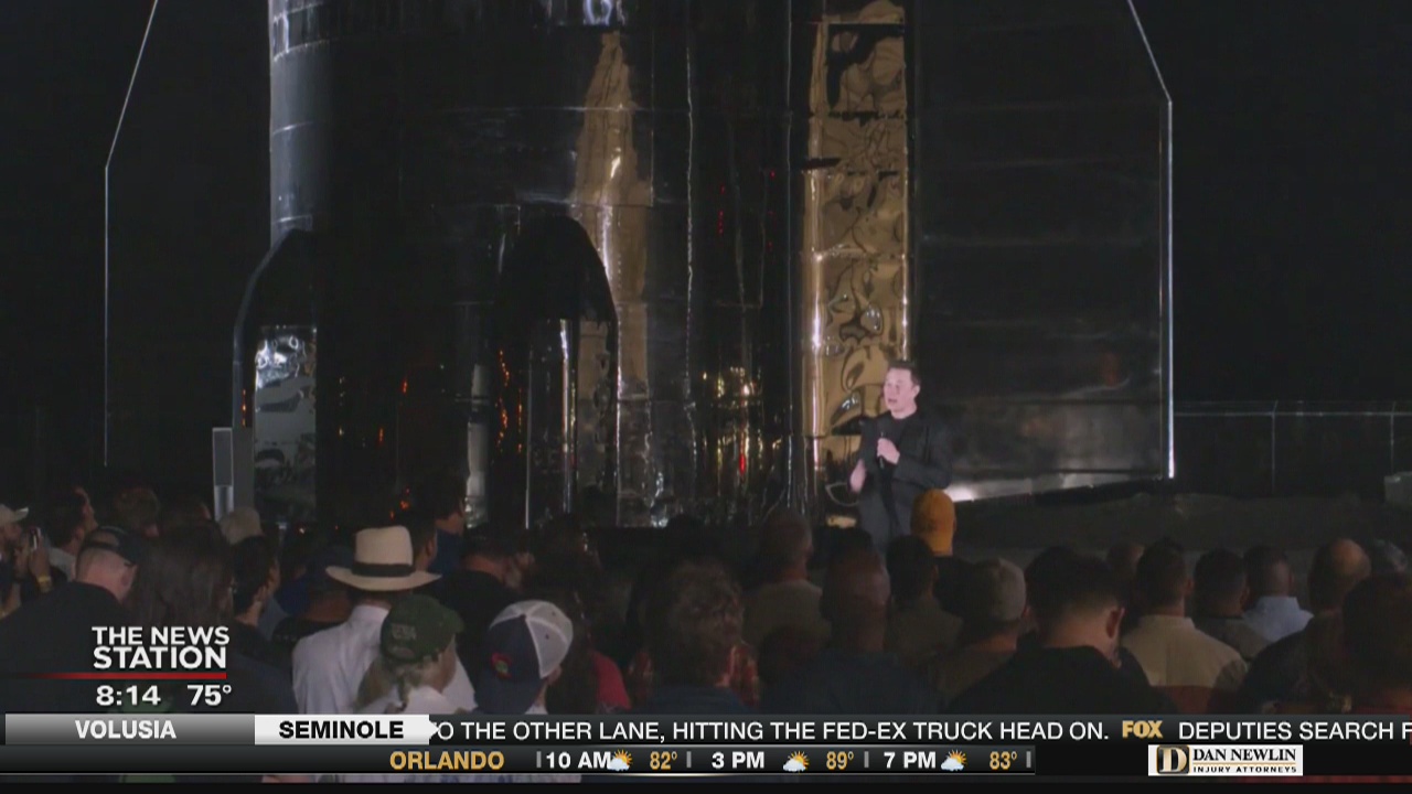 Elon Musk shows off Starship