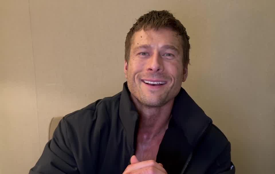 Glen Powell offers prize to look-alike