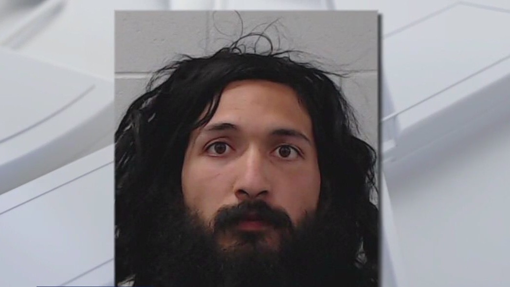 Kyle man arrested for stalking teen