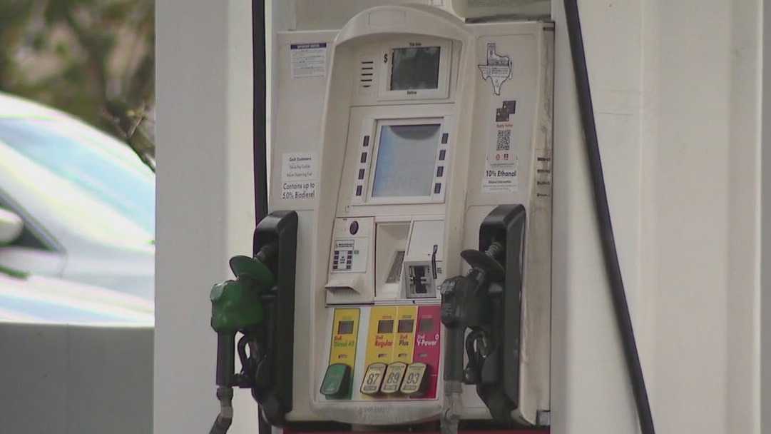 Gas prices to drop for Christmas Day