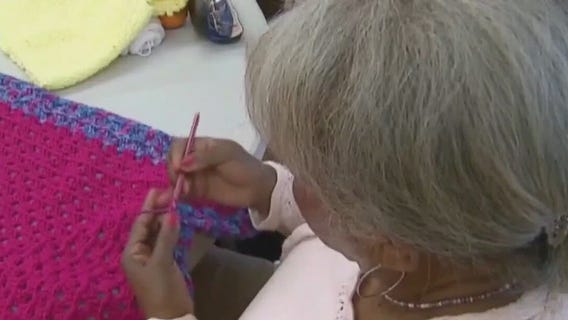 Helping elderly loved ones during the holidays