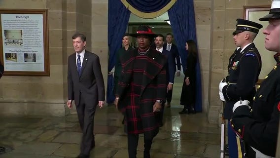Trump family enters US Capitol