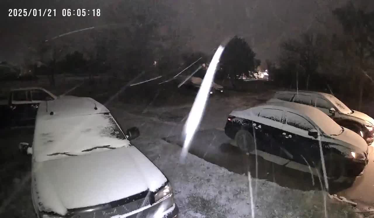 Austin weather: Snow falls in Cedar Creek