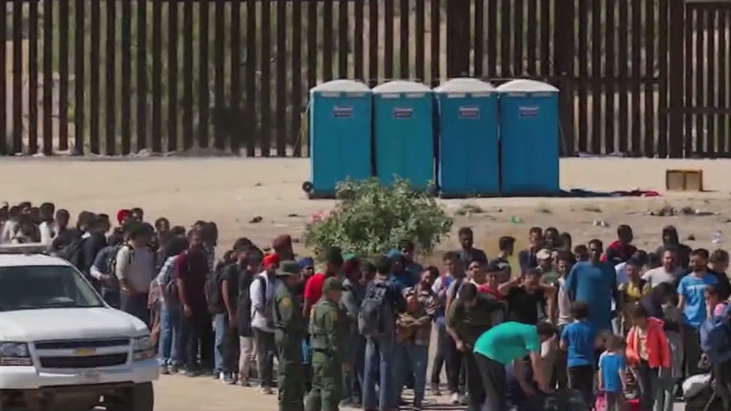 Judge blocks Trump's birthright citizenship order