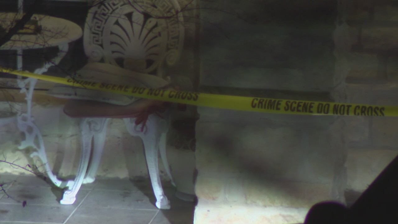 Man shot, killed by deputy in Travis County