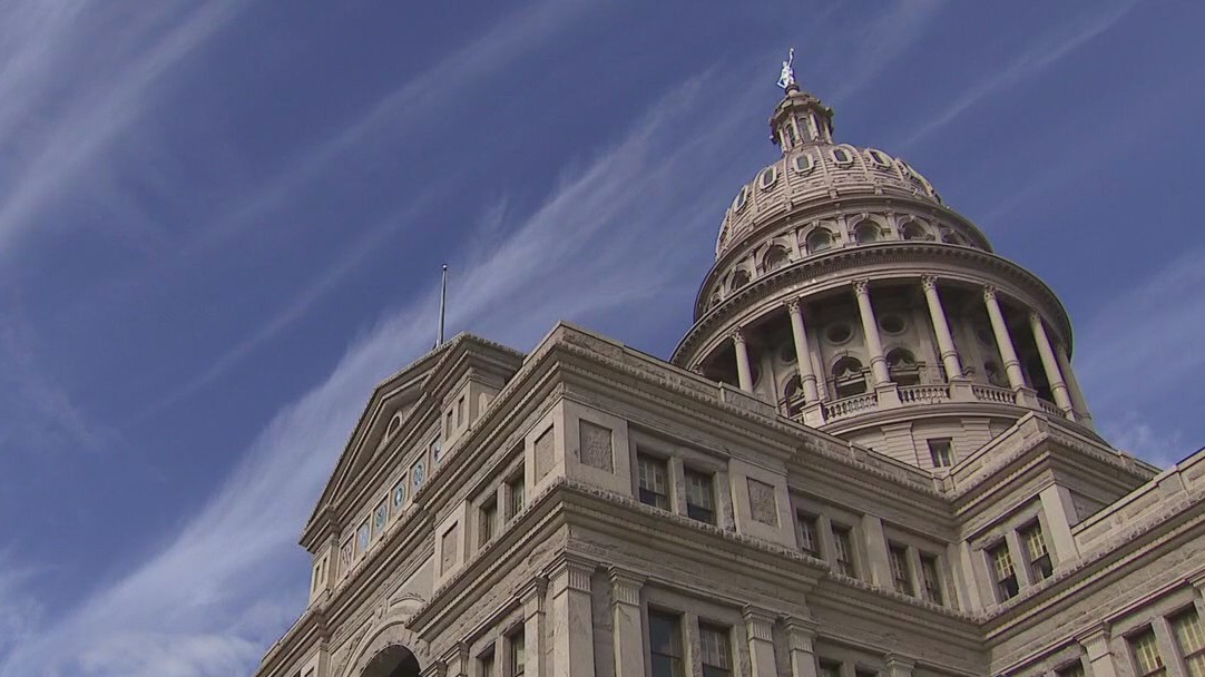 Abbott speaks on online sports betting