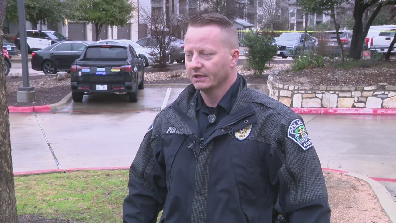 APD UPDATE: 2 dead inside apartment after fire | FOX 7 Austin