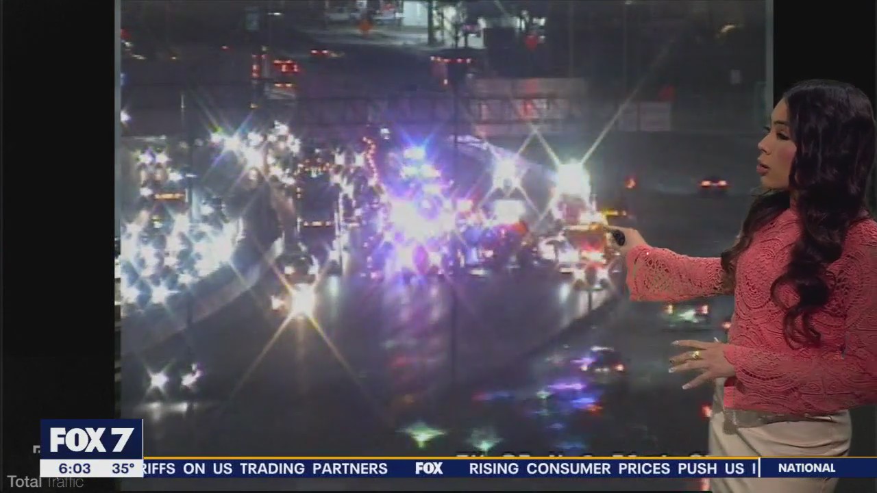 18-wheeler crash causes heavy delays on I-35