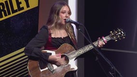 Payton Riley performs 'Weather Boy'