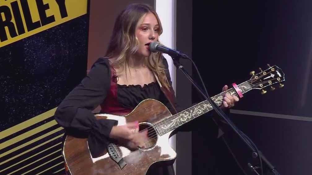Payton Riley performs 'Weather Boy'