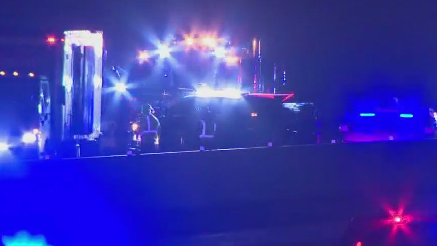 5 dead in multi-vehicle crash on I-35
