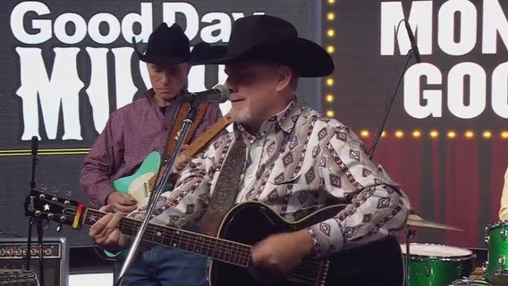 Monte Good performs 'A Good Ol' Drinking Song'