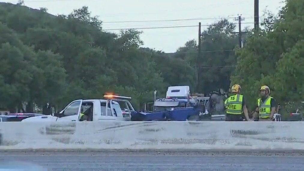 3 hospitalized in Georgetown multi-vehicle crash