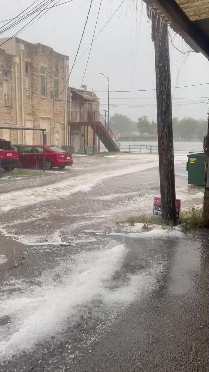VIDEO: Hail in Lampasas County