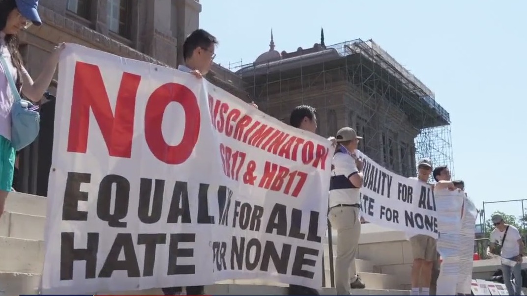 Protesters oppose land ownership bill