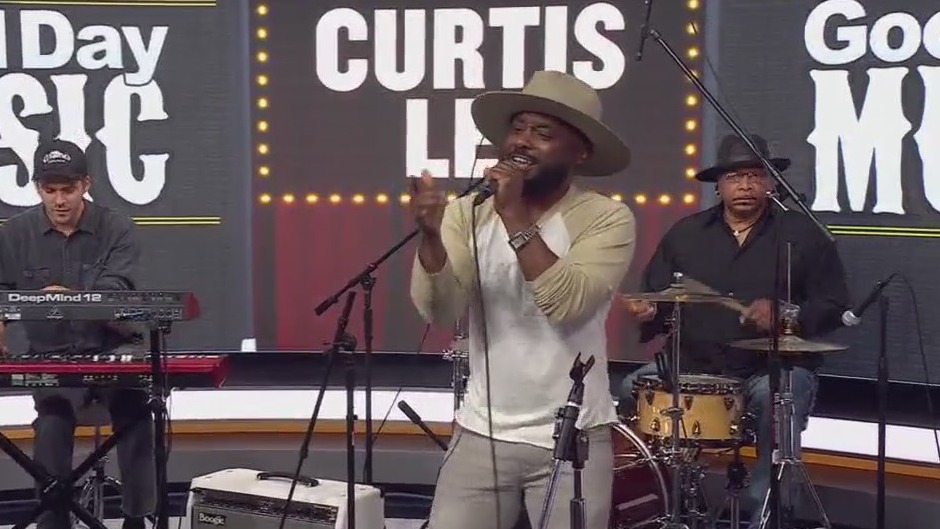 Curtis Lee performs 'Higher'
