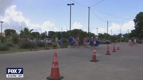Non-residents to pay for parking on San Marcos River