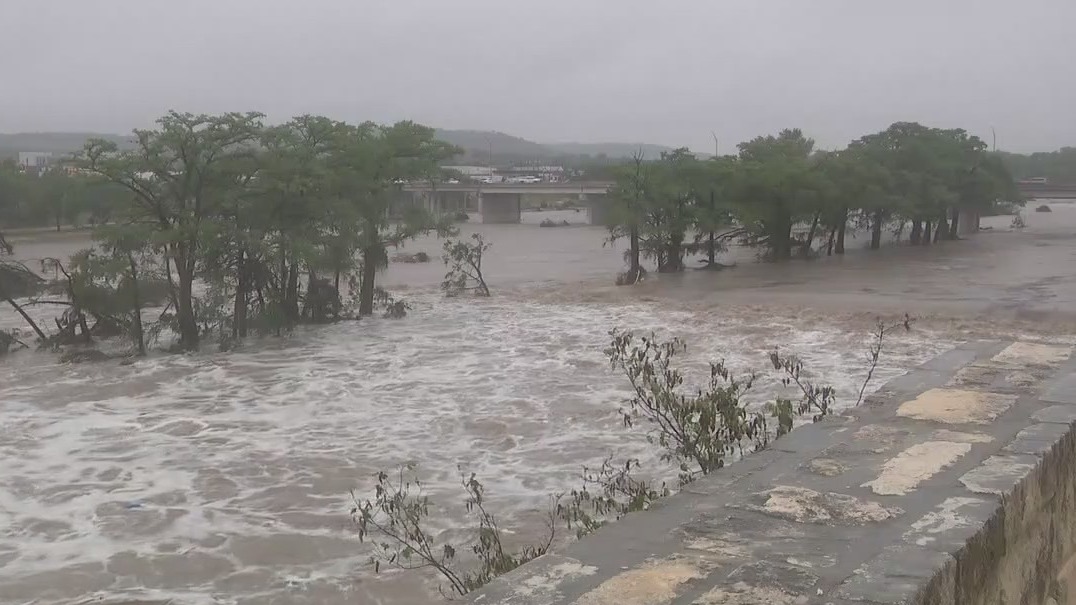 Texas flooding: Death toll rises to 43