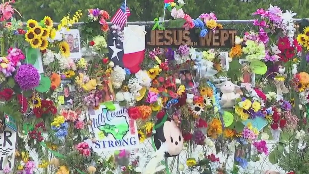 Man builds custom caskets for flood victims