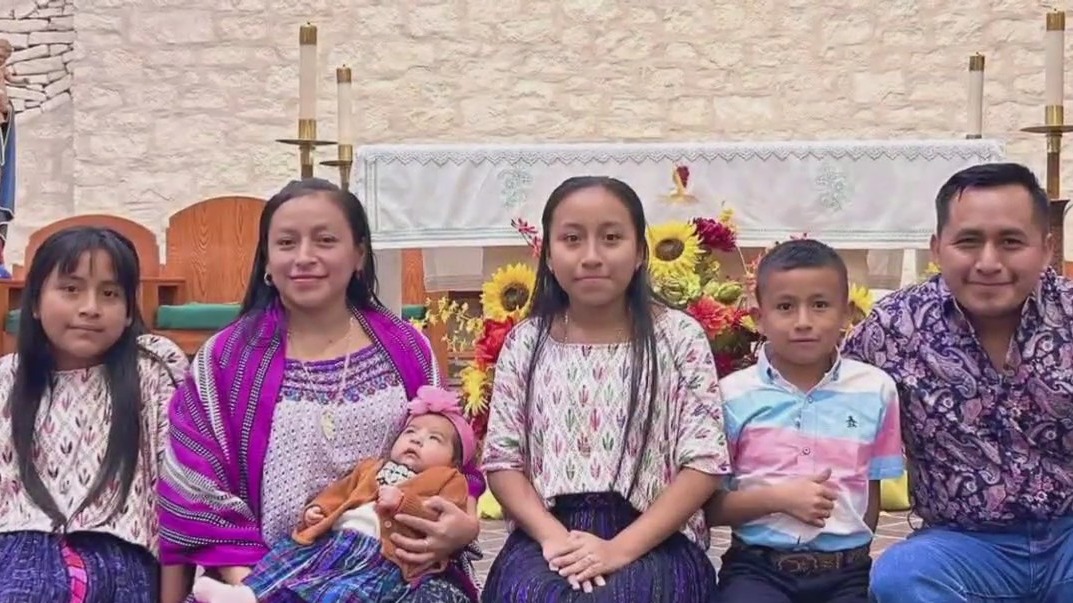 4 children lose their parents in car crash