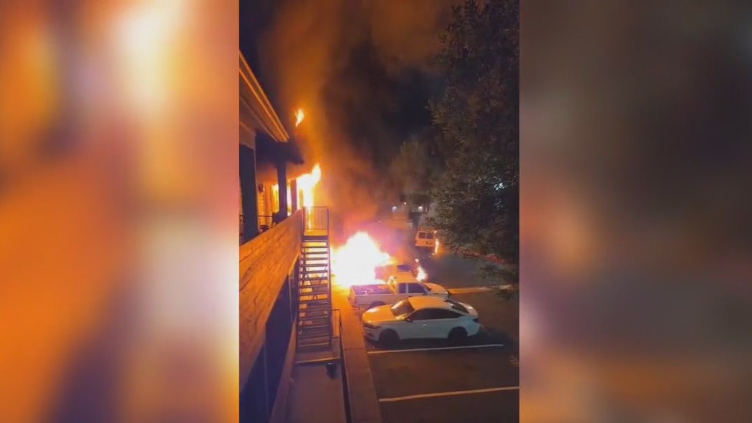 North Austin apartment fire displaces dozens