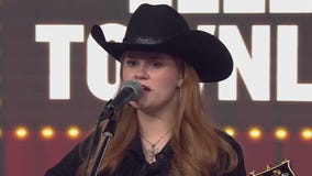 Elle Townley performs "Taking Off My Halo"