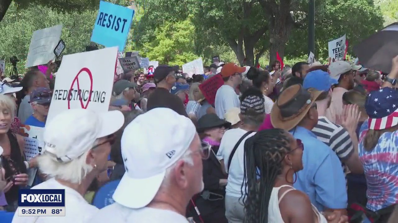 Thousands protest redistricting at Texas Capitol