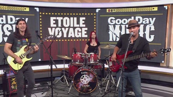 Etoile Voyage performs "San Antonio Nights"