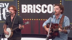 Briscoe perform "Heat of July"