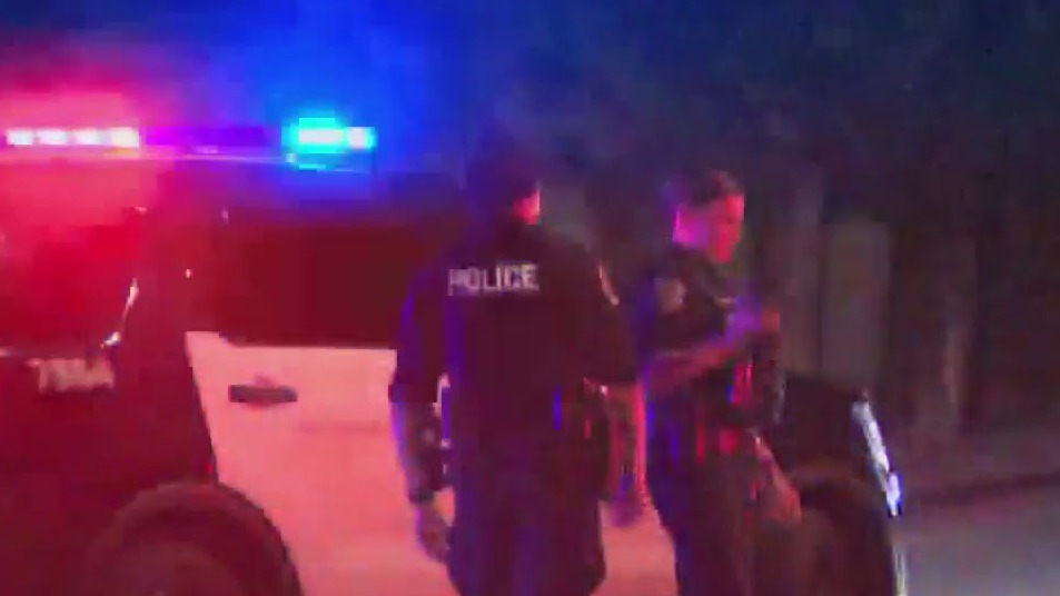 3 hurt, including APD officer, in shooting