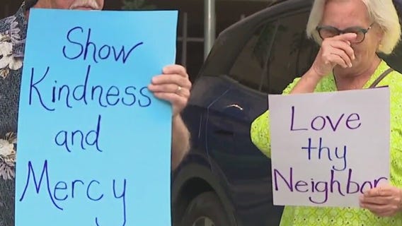 Prayer service against mistreatment of immigrants