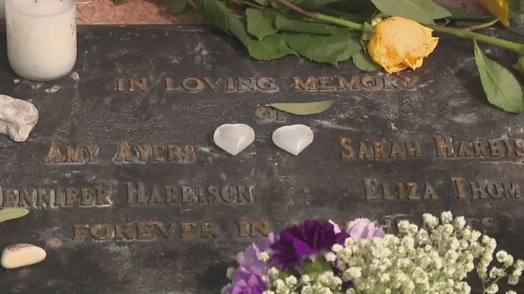 Austin yogurt shop murders: Memorial at small plaque