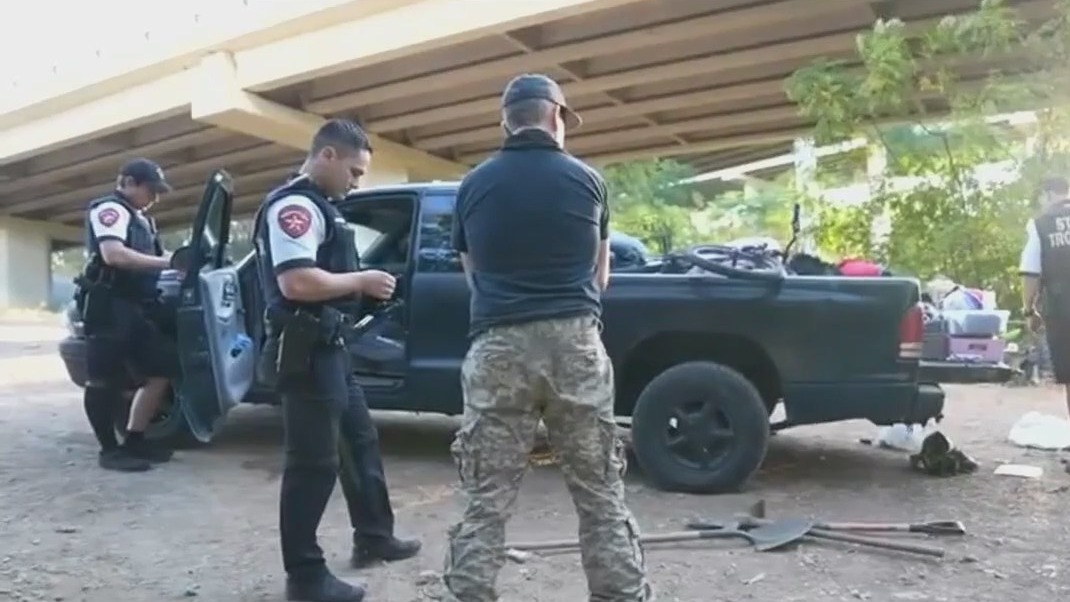 Abbott orders homeless encampment removals in Austin
