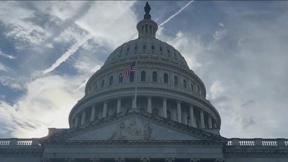 Federal employees set to miss first full paychecks