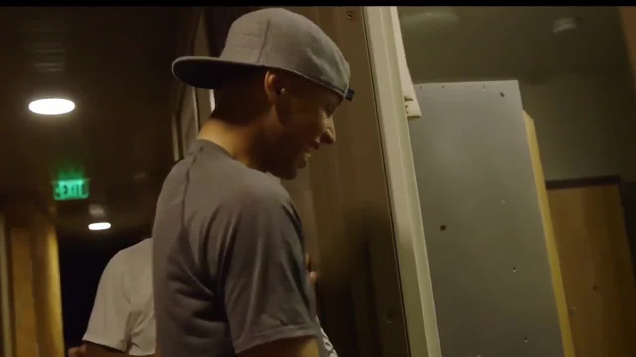 Steph Curry surprises young fans