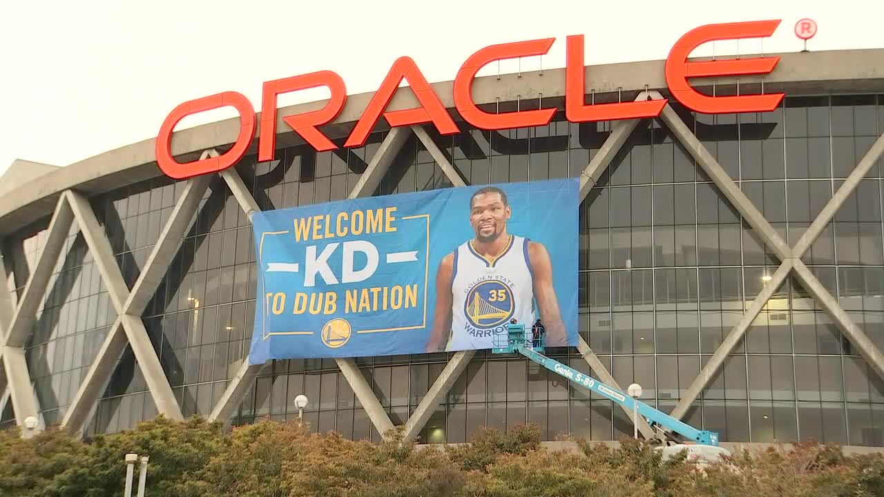 TIMELAPSE: Kevin Durant sign welcomes new player to Warriors