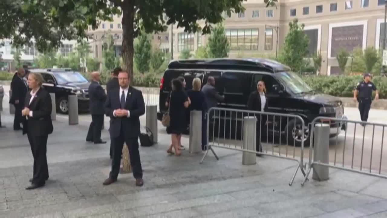 Hillary Clinton appears to collapse at 9/11 Event | KTVU FOX 2