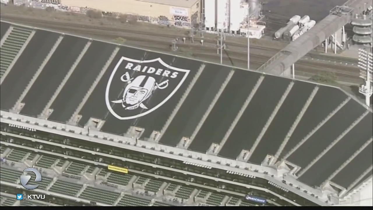 Oakland unveils plan to keep Raiders