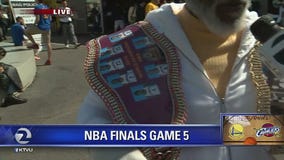 Warriors fans tee up for Game 5