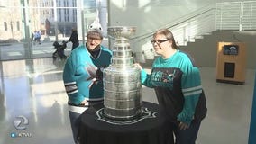 Sharks fans take selfies with Stanley Cup ahead of All Star Weekend