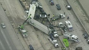 Massive 70-100 vehicle pileup in Fort Worth, Texas