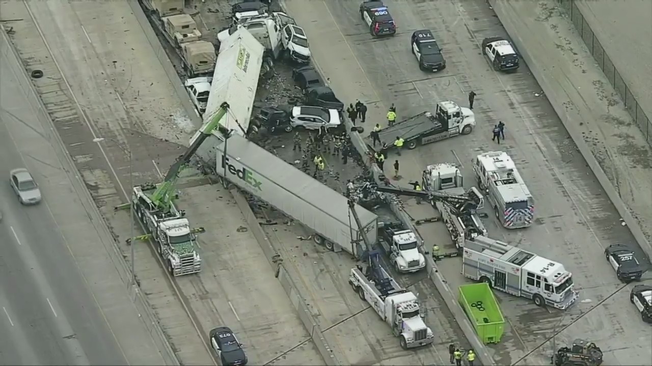 Massive 70-100 vehicle pileup in Fort Worth, Texas