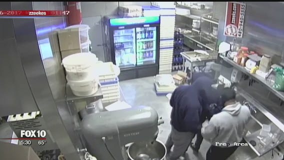 Police looking for pizzeria robbery suspects