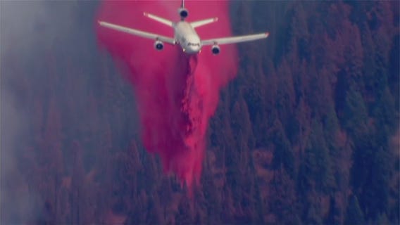 DC-10 makes drop on Caldor Fire