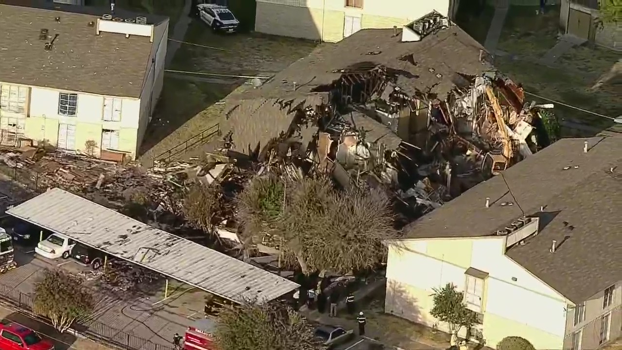 Dallas apartment explosion injures 8, 3 firefighters in critical condition