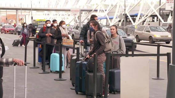 US Airlines brace for tough, busy holiday season