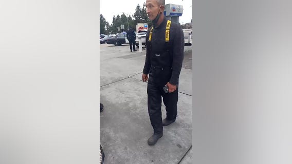 Two people shot in Oakland in apparent attempted robbery