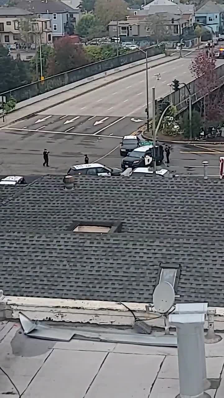 Two people shot in Oakland